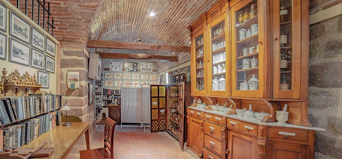 ali rıza eczanesi iç görüntüsü