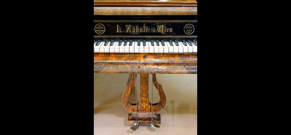19. Yüzyıl Kuyruklu Küçük Piyano